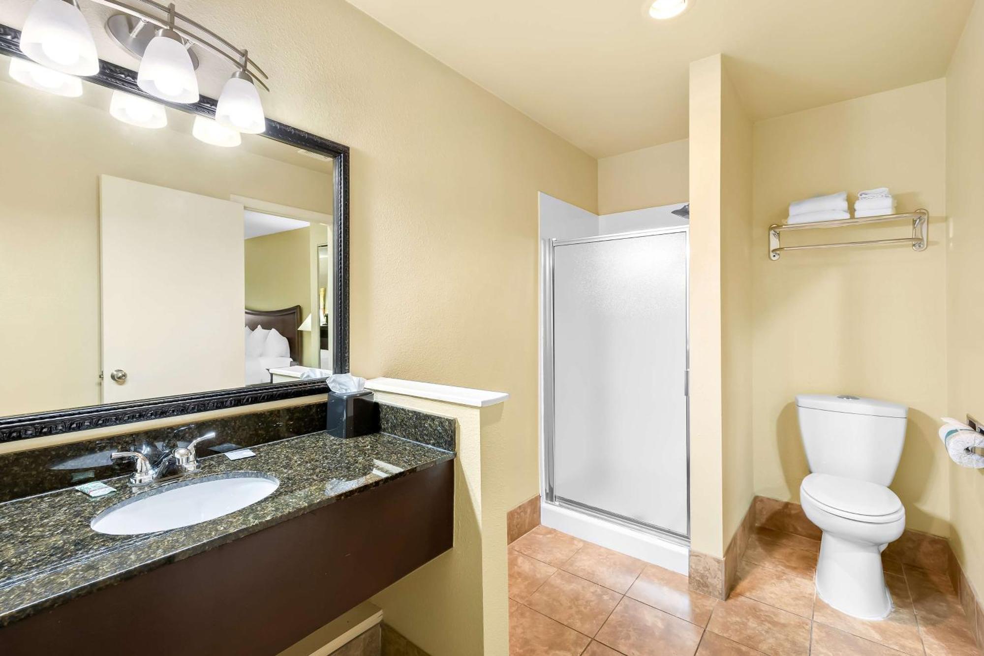 Best Western Coach House Springfield Exterior photo
