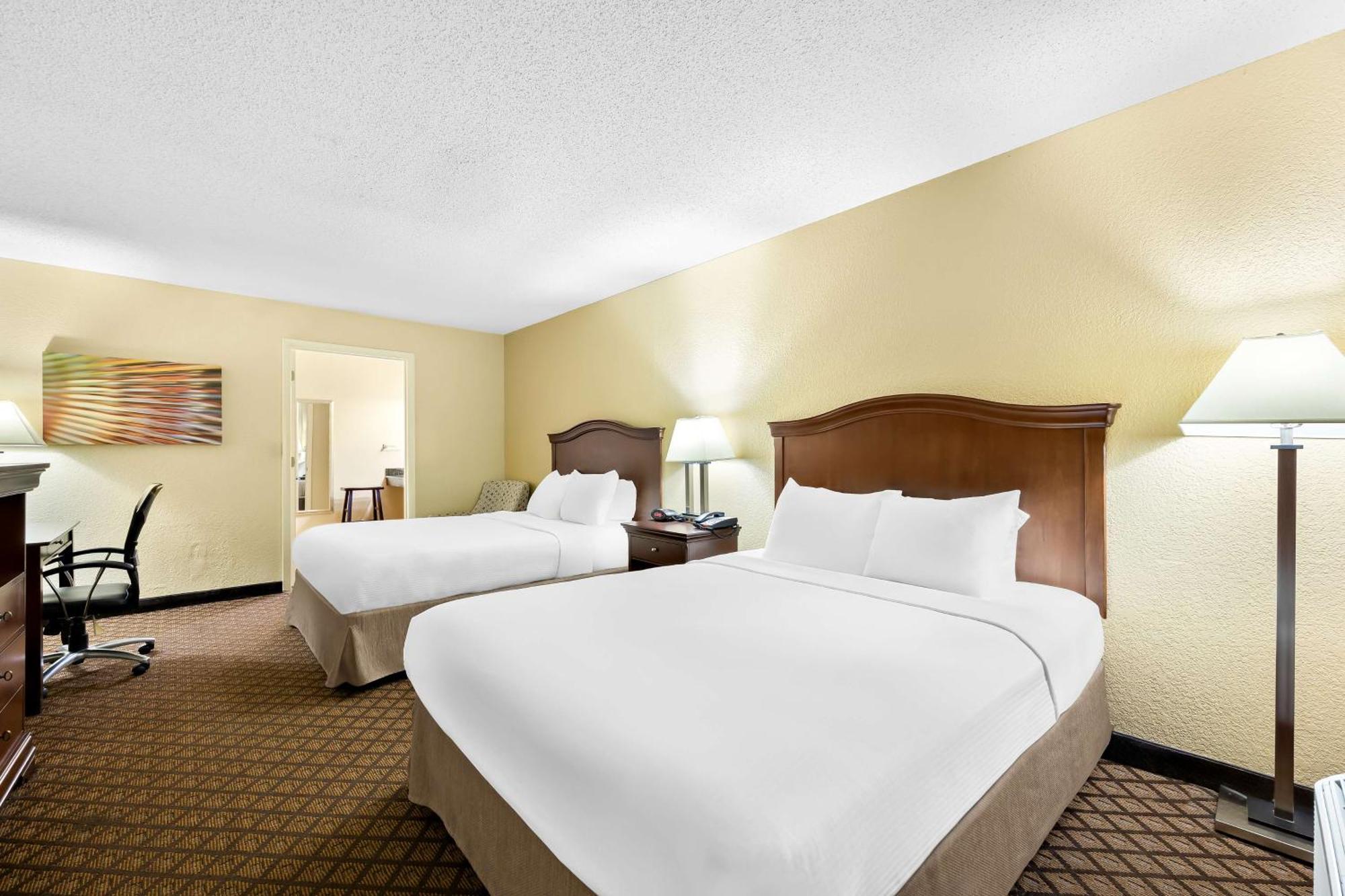 Best Western Coach House Springfield Exterior photo