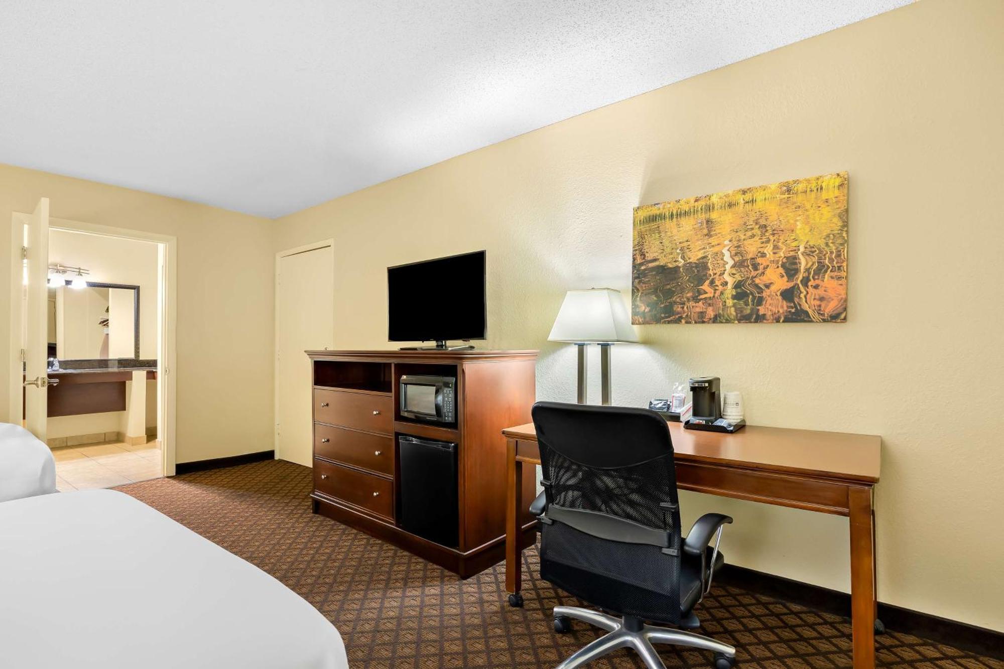 Best Western Coach House Springfield Exterior photo