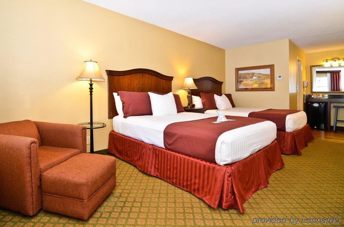 Best Western Coach House Springfield Room photo