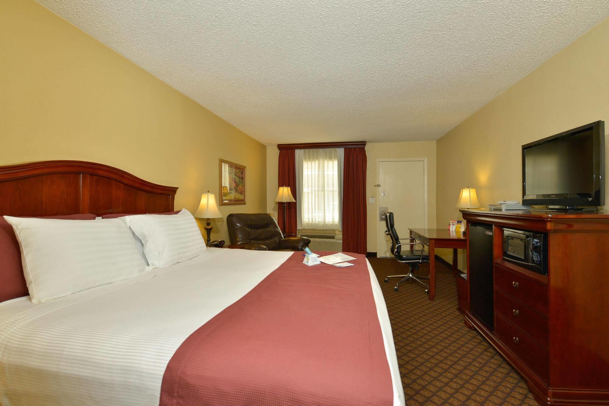 Best Western Coach House Springfield Exterior photo