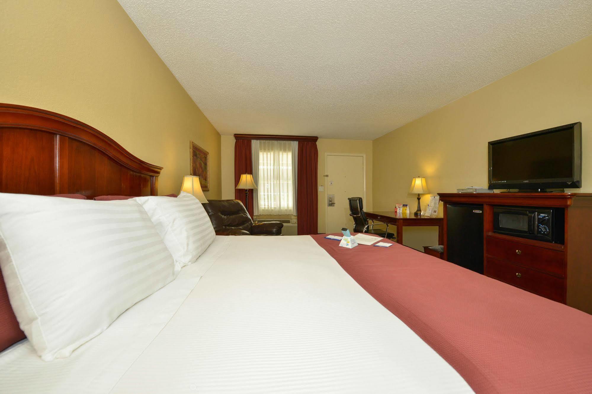 Best Western Coach House Springfield Exterior photo