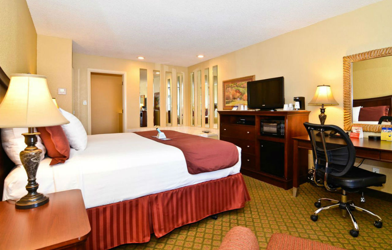 Best Western Coach House Springfield Exterior photo